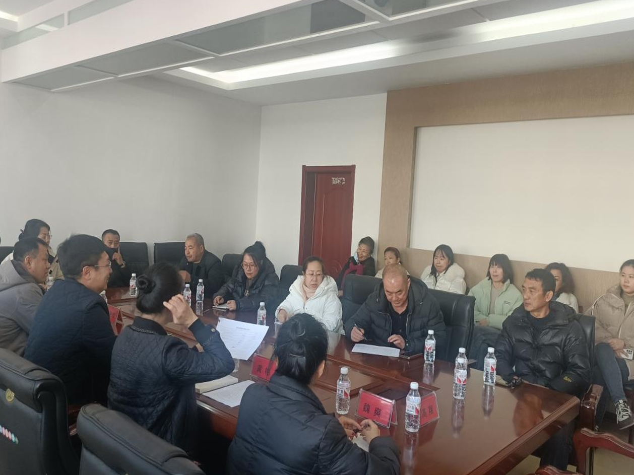 区市场局召开企业恳谈会及与邮储银行千亿送贷客户见面会